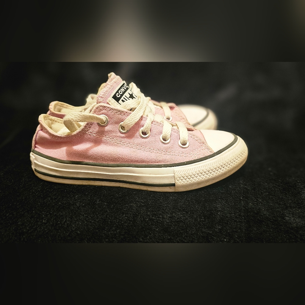 11C pink converse - Picture 2 of 4